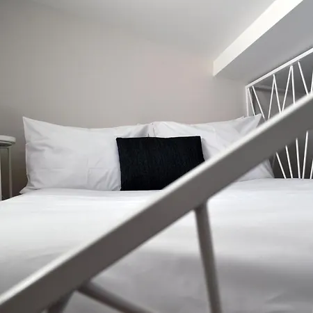 Porta 4 - âncora Casa de Férias Nazaré